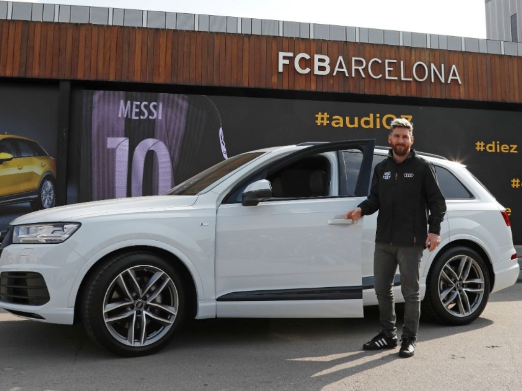 Messi probando el nuevo Audi