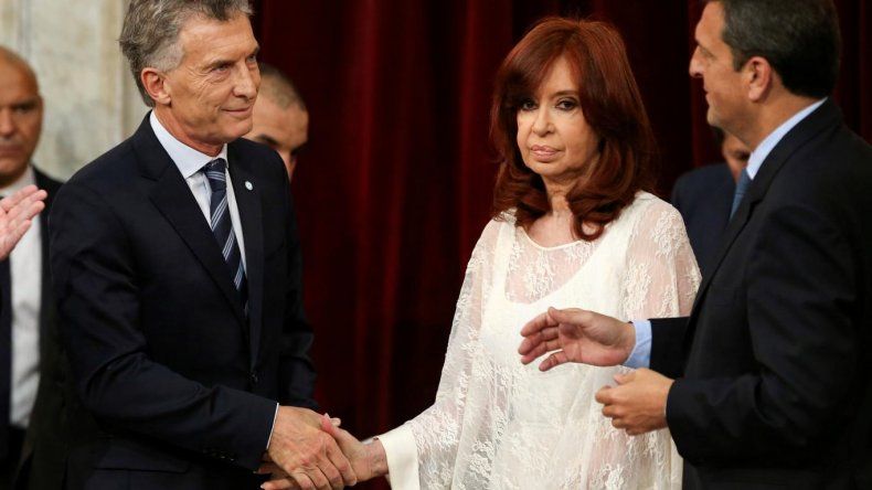 Los memes del no saludo entre Macri y Cristina no podían faltar