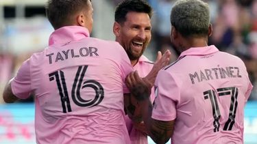 Lionel Messi sorprendió a compañeros con un costoso regalo.