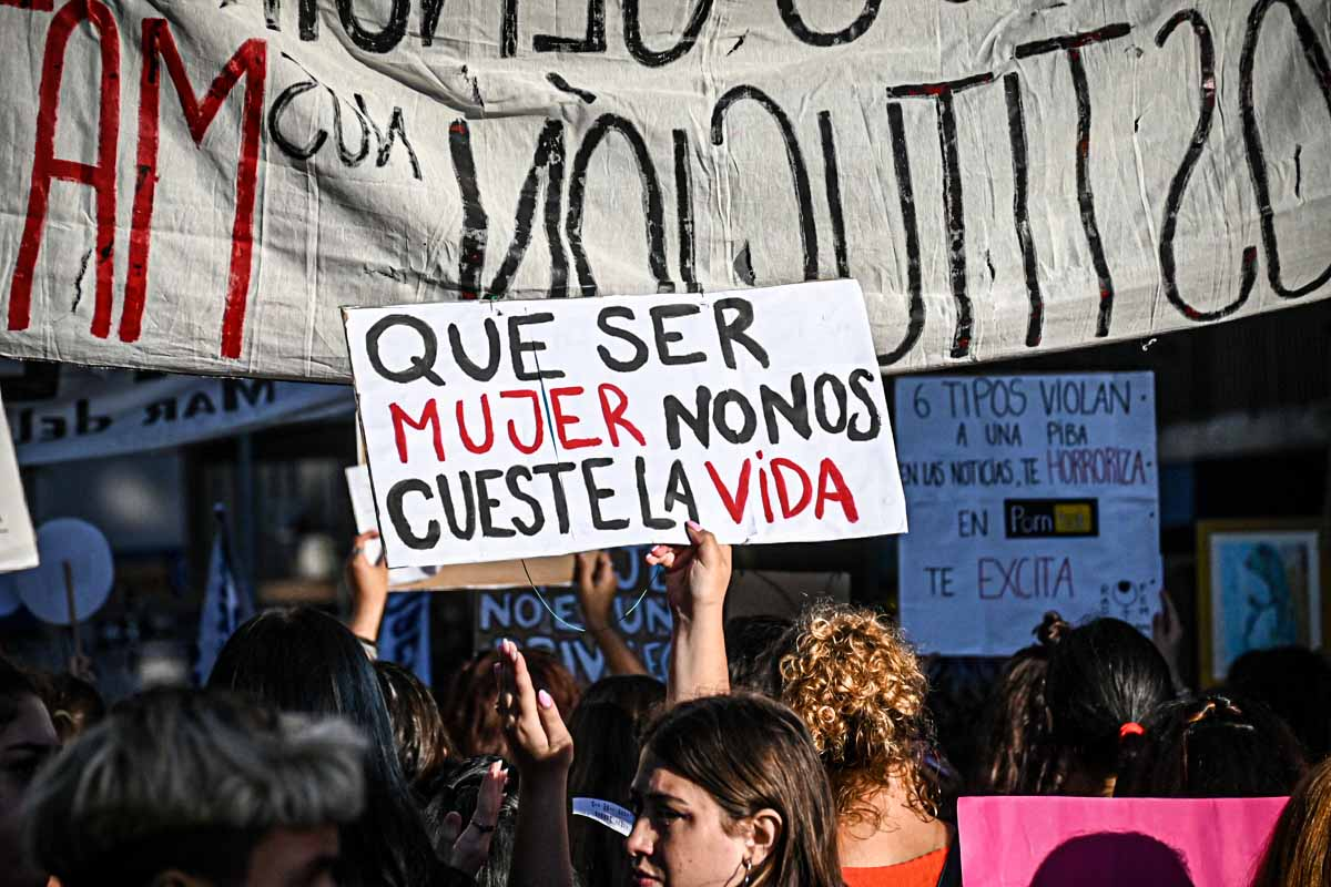 Eliminación de violencia contra la mujer.