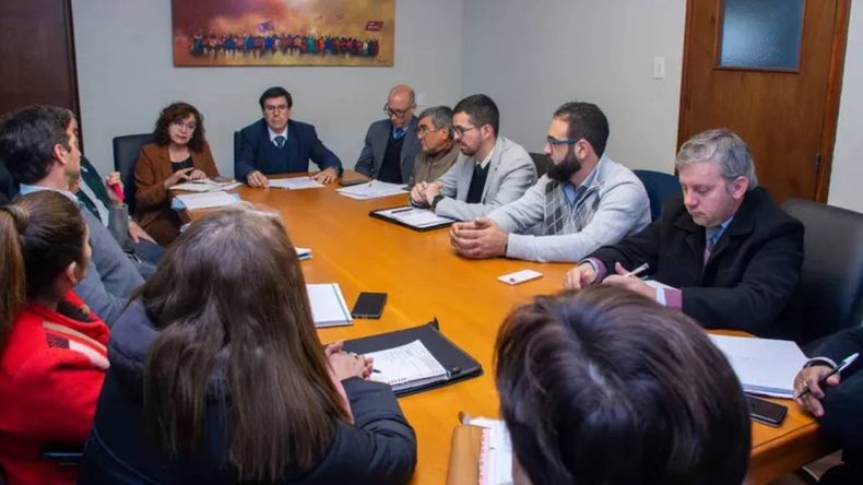 Este martes comienzan las reuniones por paritarias con los gremios docentes