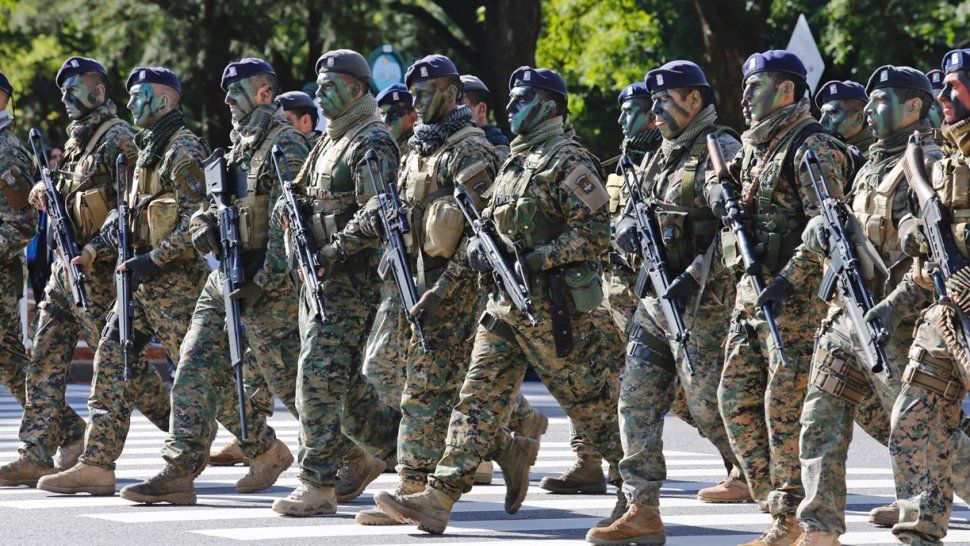 Oficializaron la reforma de las Fuerzas Armadas y enviarán 500 efectivos a la frontera norte