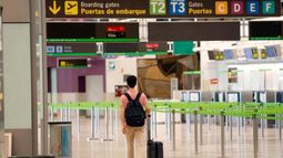 Por el alto número de contagios de Covid-19, Argentina, Australia y Canadá fueron sacados de la lista de países desde los que se puede viajar sin restricciones.