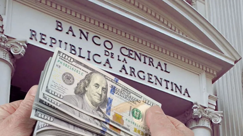 Luis Caputo, admitió que la compra de reservas por parte del Banco Central es un objetivo prioritario.