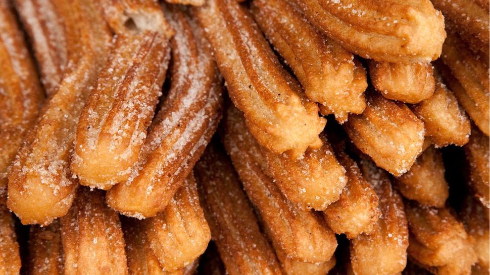 La receta fácil y económica para hacer churros con y sin churrera