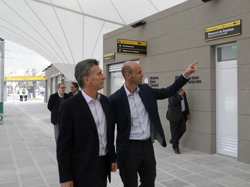 Nueva terminal de combis de Puerto Made