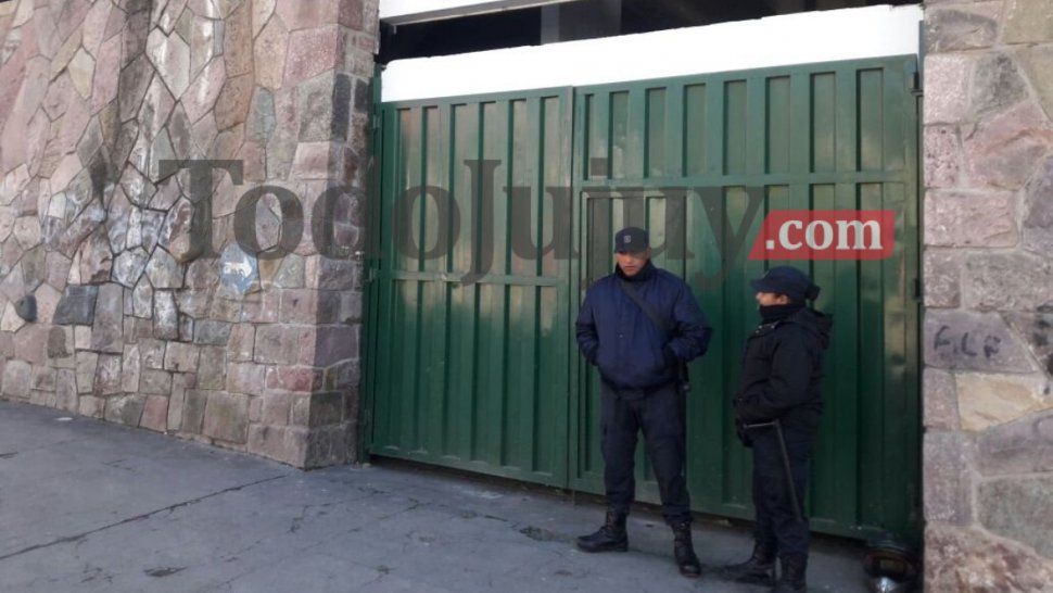 Intervinieron la Federación de Básquet y la Comisión tomó posesión del estadio