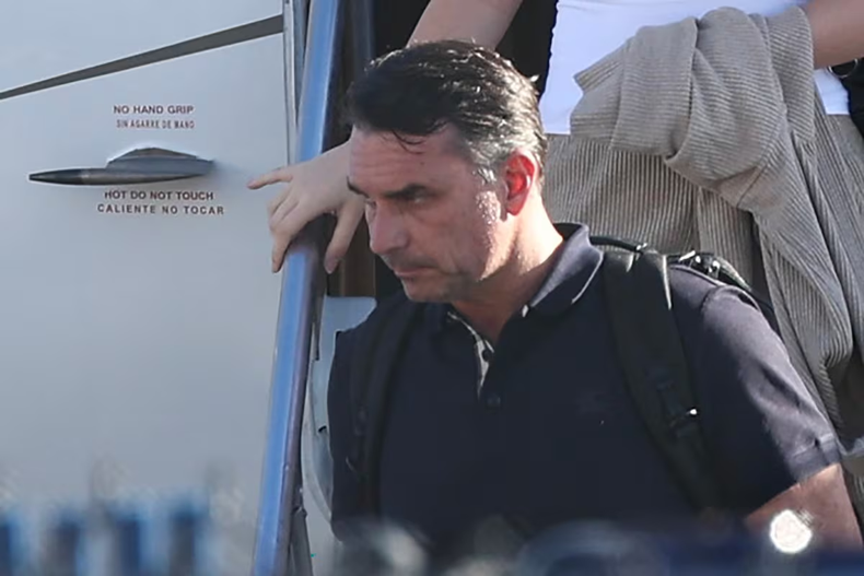 Bolsonaro llega a Miami tras fugarse de Brasíl vía Argentina RICARDO ARDUENGO. AFP