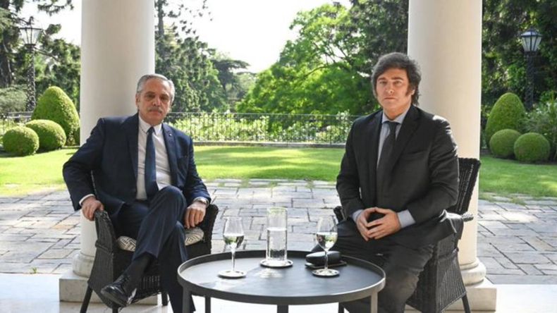 alberto fernandez y javier milei.jpg