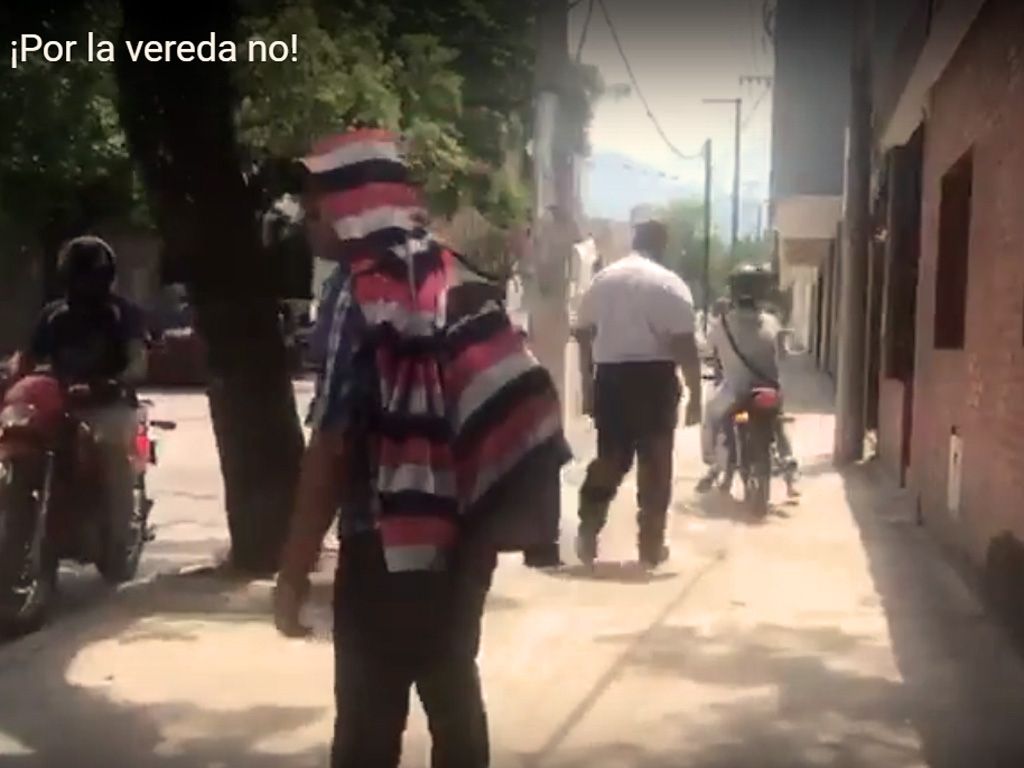 Por la vereda