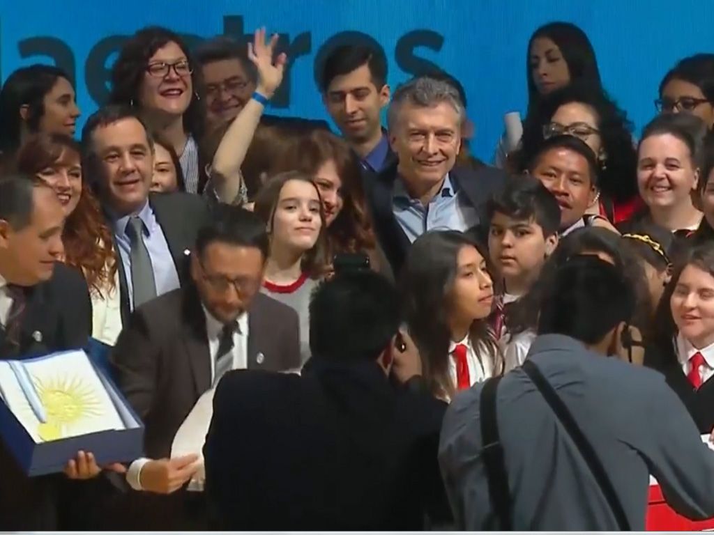 Los ganadores con el Presidente