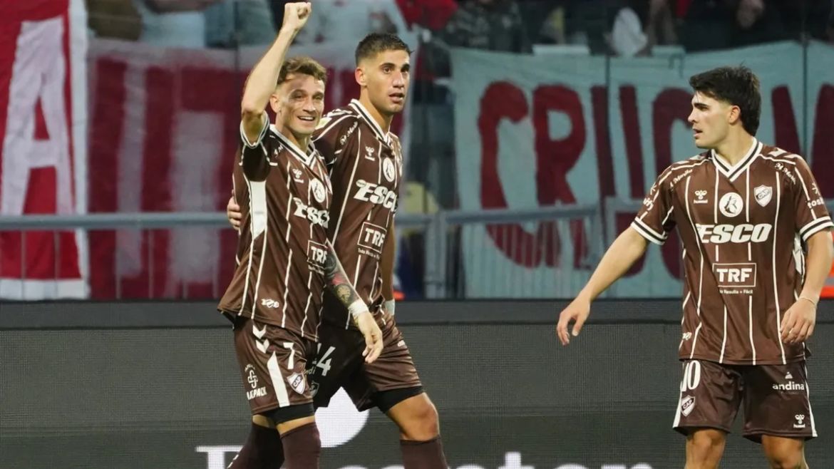Platense se consagró campeón al vencer a Huracán