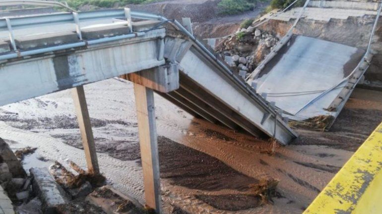 Se desplomó un puente en Mendoza