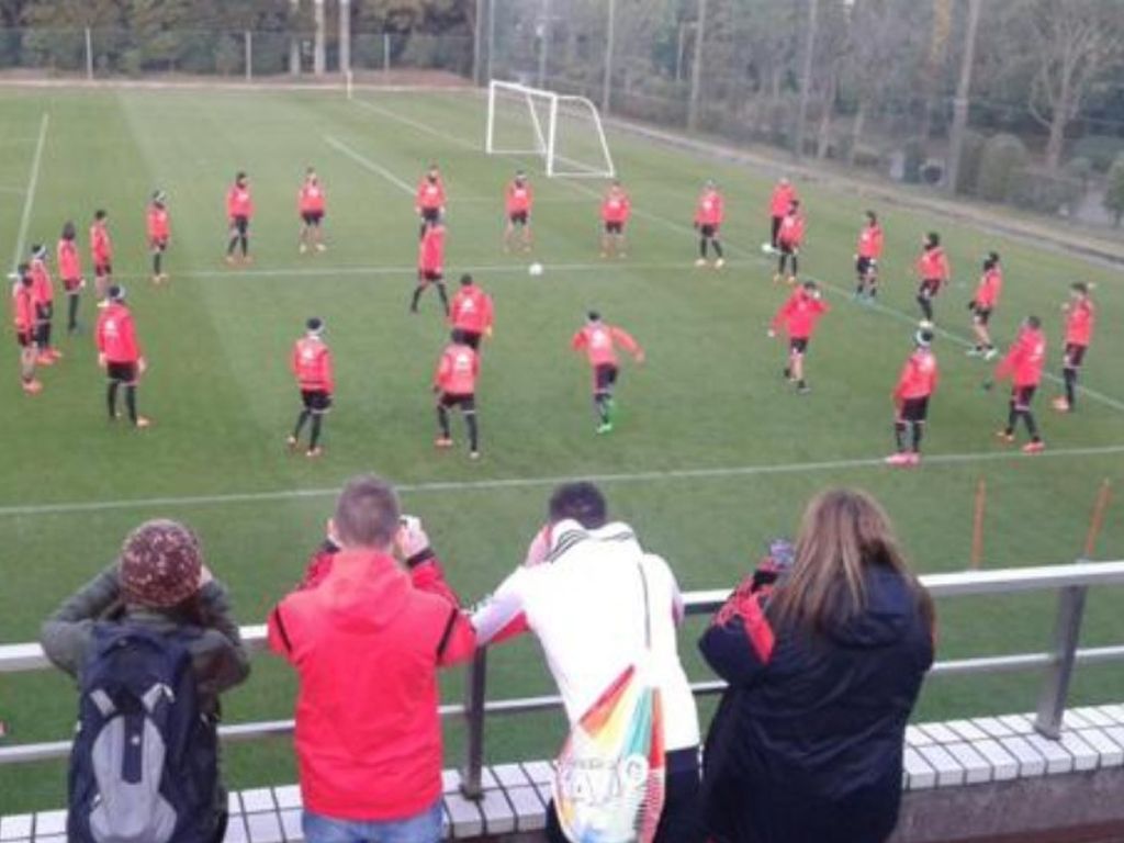 River entrena en Japón