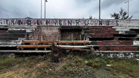 Todo Jujuy | Clausuraron un sector de tribunas y un baño en el club Comercio