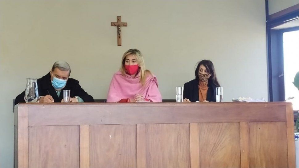 inicia el juicio a un policia acusado de matar a su amigo