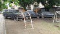 insolito: una familia construyo parte de su casa en una plaza insolito: una familia construyo parte de su casa en una plaza