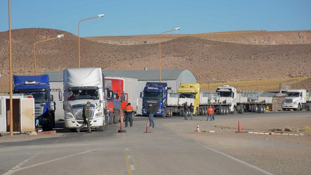 Cerraron de manera preventiva el Paso de Jama para el transporte de carga Cerraron de manera preventiva el Paso de Jama para el transporte de carga