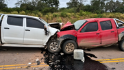 Fuerte choque entre dos camionetas: 4 salteños murieron y 2 están internados en grave estado Fuerte choque entre dos camionetas: 4 salteños murieron y 2 están internados en grave estado