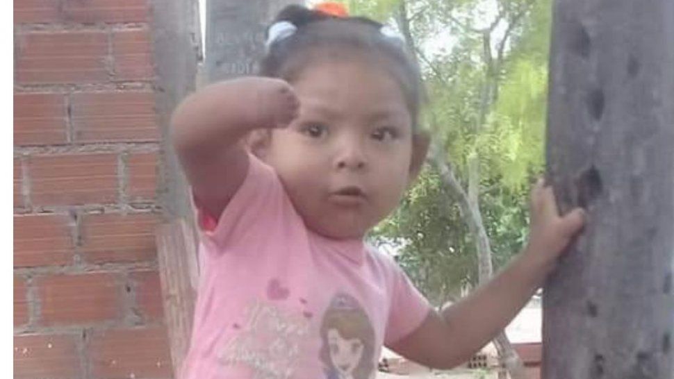 Una nena de dos años necesita la ayuda de todos para obtener una prótesis