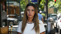 Autorizan el regreso a la Argentina de Agostina Páez, la abogada acusada de racismo
