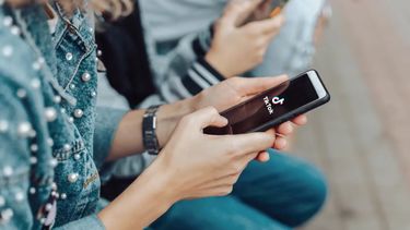 TikTok ya permite subir textos a sus videos, con un estilo muy parecido a las stories de Instagram.&nbsp;