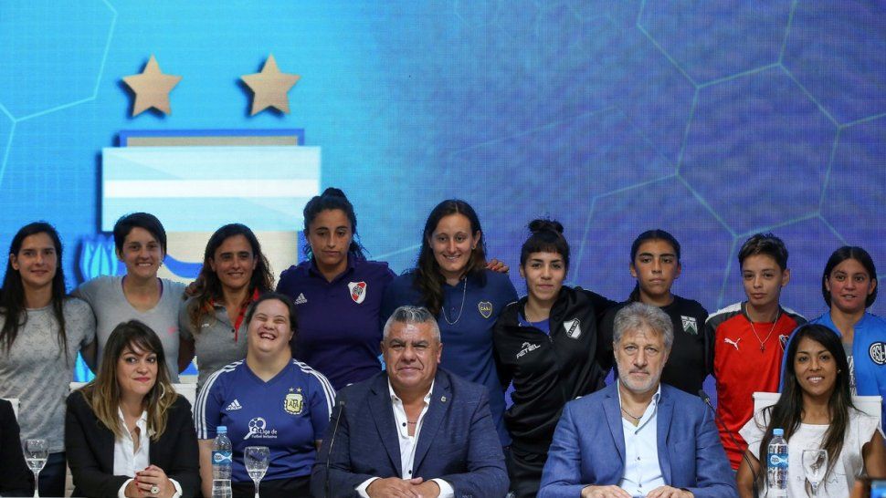 cambio historico: el futbol femenino sera profesional en argentina