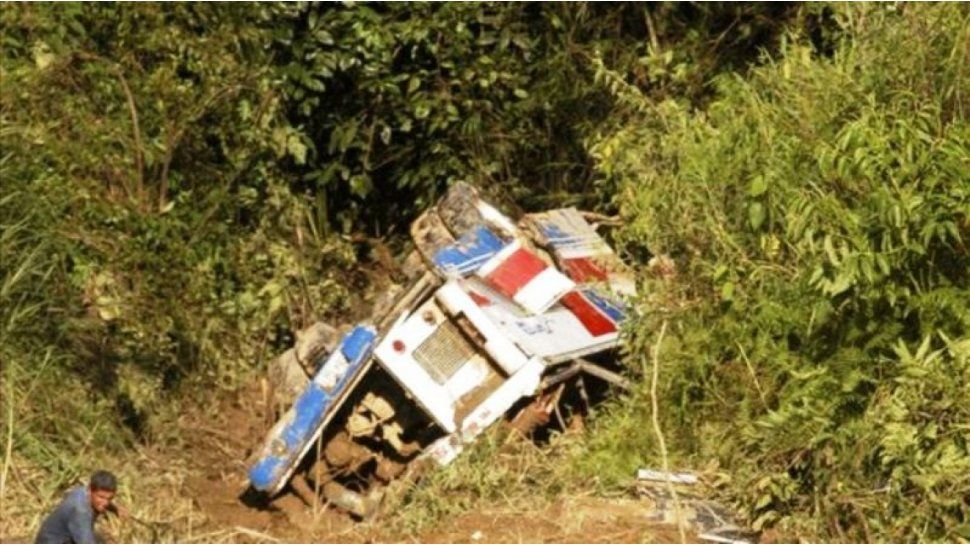 Confirman 20 Muertos Y 32 Heridos Al Caer Un ómnibus Por Un Precipicio En Bolivia 6782