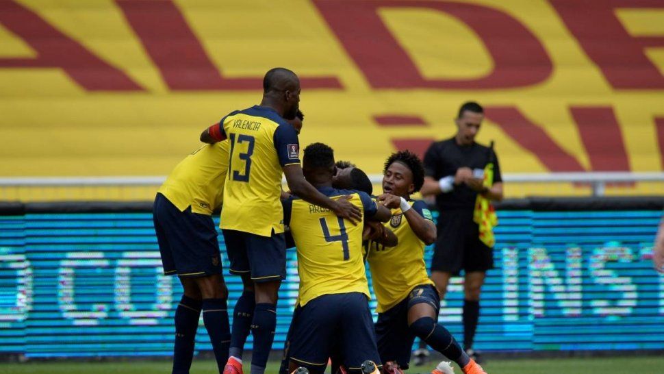 Ecuador se hizo fuerte en su casa y venció a Uruguay