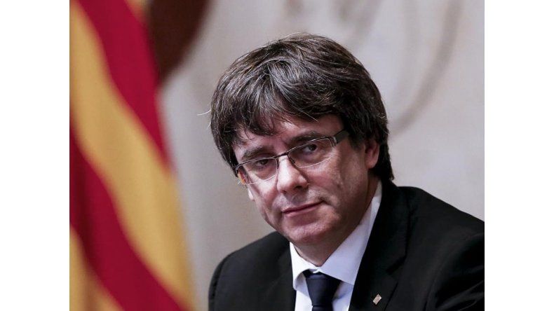 El presidente destituido abandonó Cataluña, viajó a Bruselas y buscaría asilo
