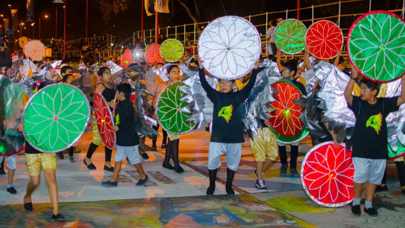 Desfile Bienvenida Primavera para la FNE 2025.
