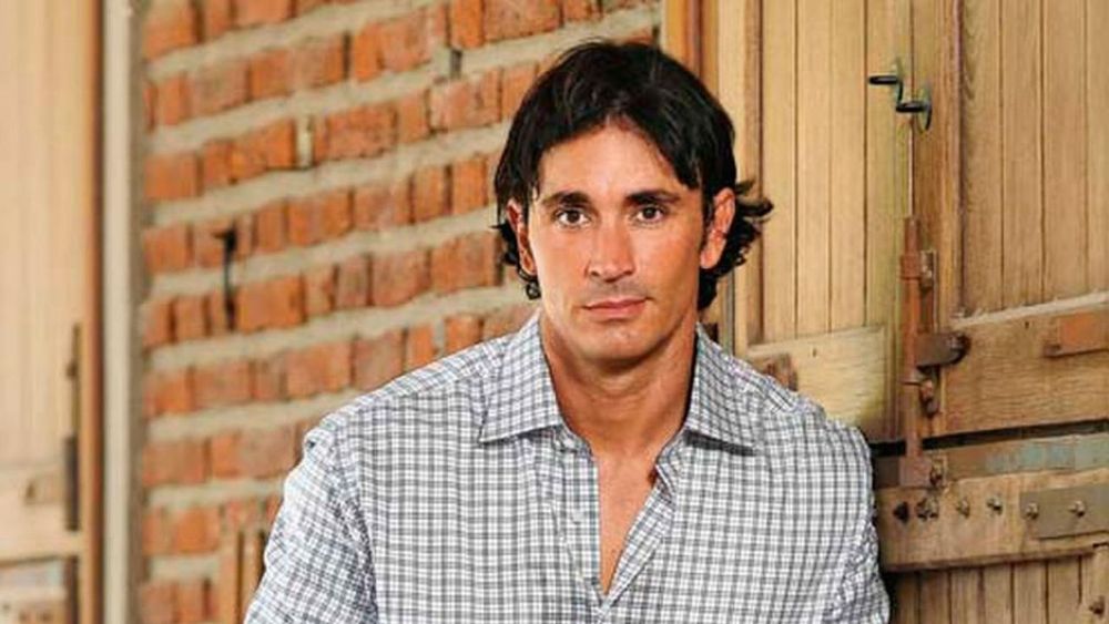 Estevanez reapareció luego de que le explotara un bidón de alcohol en la cara
