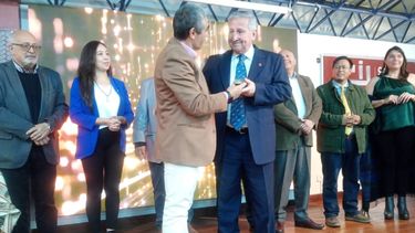 El Colegio de Ingenieros distinguió a José Luis Izquierdo por sus 50 años de profesión