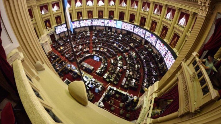 La sesión en Diputados se desarrolla de manera mixta, virtual y presencial /Foto: Infobae - Adrián Escandar &nbsp;