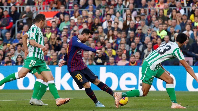Messi volvió con un doblete, pero en el Camp Nou festejó el Betis 