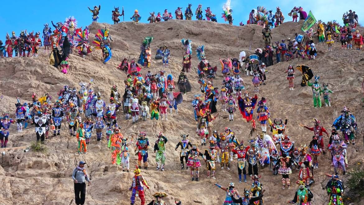 Carnaval 2026: Así se vivió la Bajada de los Diablos de Los Alegres de Uquía