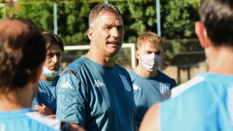 Juan Pizzi fue presentado como nuevo director técnico de Racing