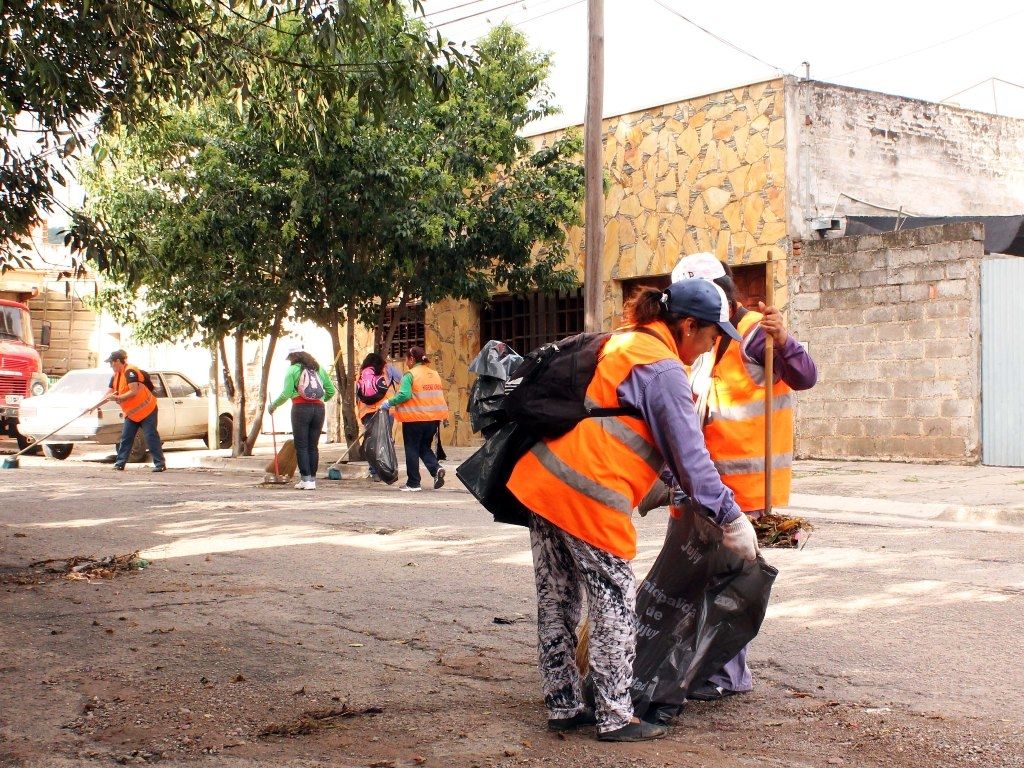 Operativo limpieza en B° Cuyaya