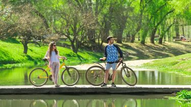 Villa Elisa está ubicada en el centro-este de la provincia de Entre Ríos. Villa Elisa está ubicada en el centro-este de la provincia de Entre Ríos.