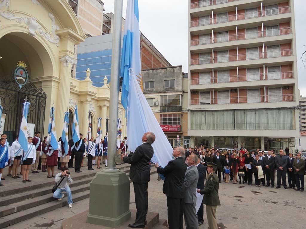 Izamiento de la bandera