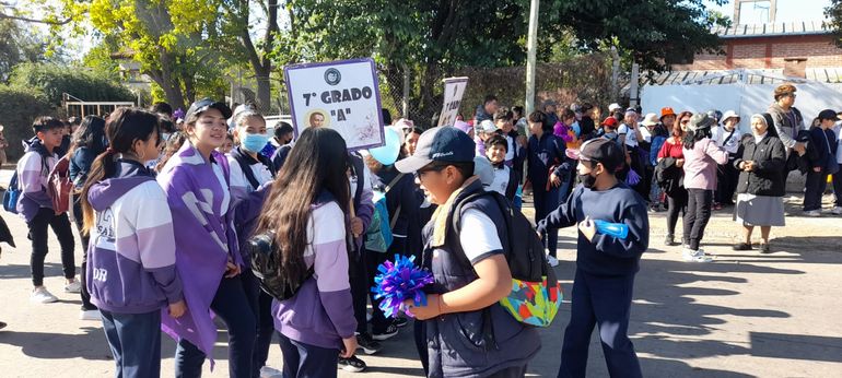 Peregrinos del Colegio Nuestra Señora del Huerto hacia Río Blanco