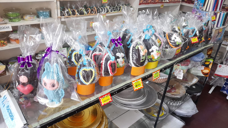 En Jujuy, los huevos de Pascua arrancan desde $1000, pero las ventas no repuntan y crece la preocupación en el sector.
