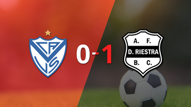 Vélez cayó frente a Dep. Riestra 1-0 con un gol de Jonathan Herrera