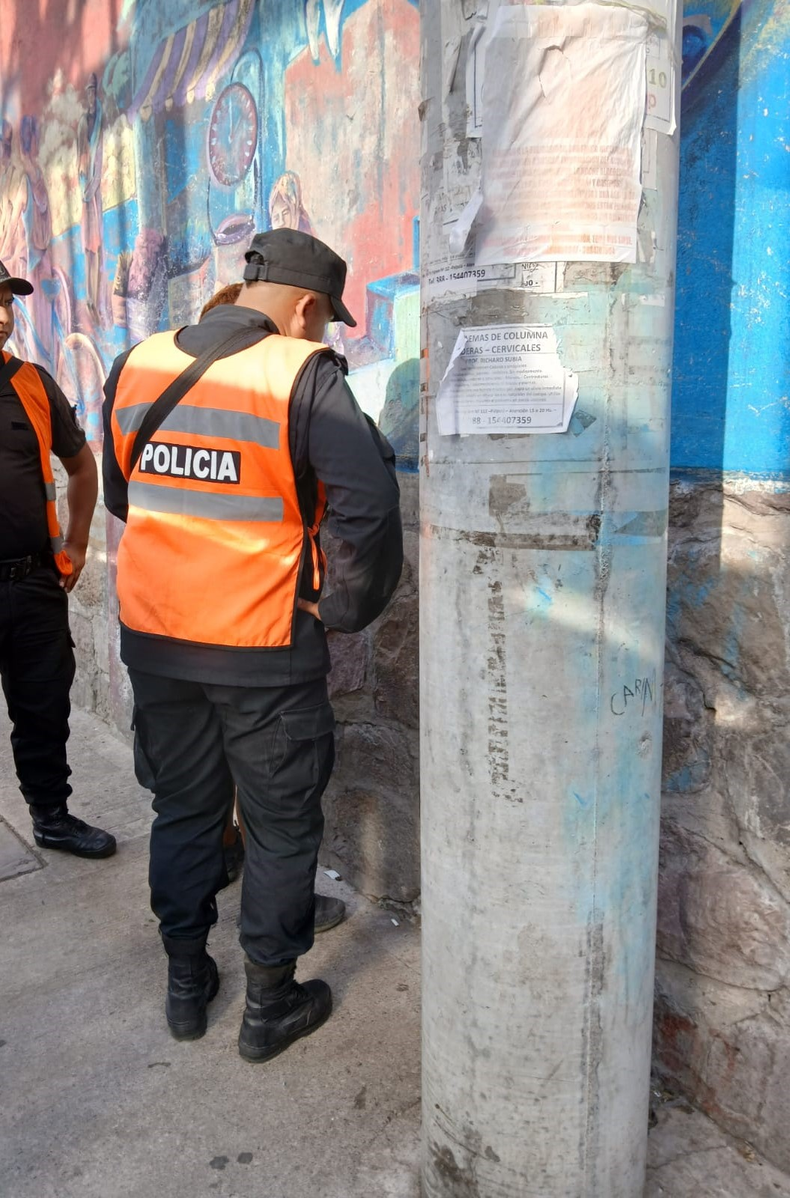 Detenido por robar chombas y una notebook en el centro