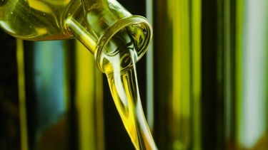 La ANMAT prohibió la fabricación de una marca de aceite de oliva por diferentes irregularidades.&nbsp;