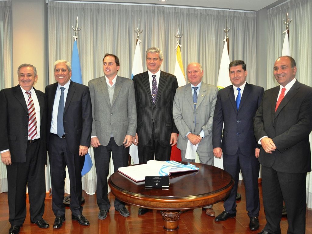 Miembros del Parlamento del NOA