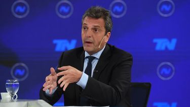 Sergio Massa anunció un acuerdo con las empresas para mantener el precio de 1.400 prodcutos.