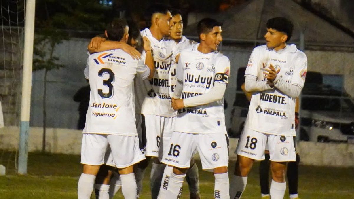 Torneo Regional Amateur: Altos Hornos Zapla goleó a LosPerales&nbsp;
