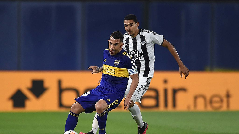 Boca empató con Libertad y clasificó a los octavos de final