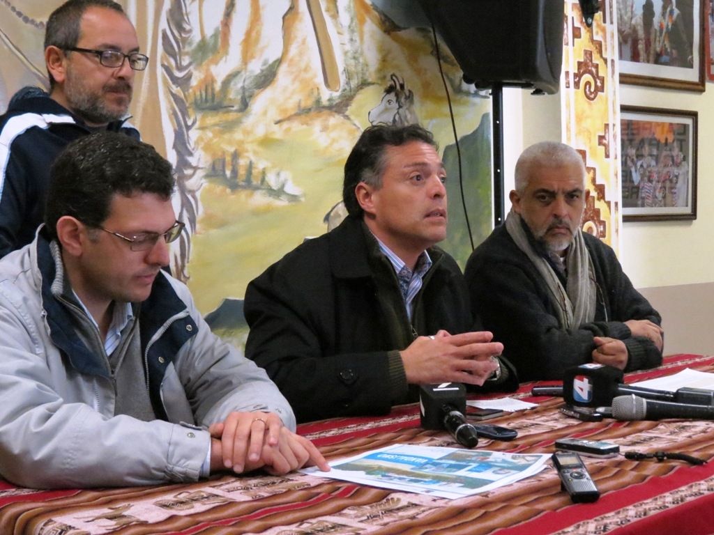 Conferencia de prensa del FUyO